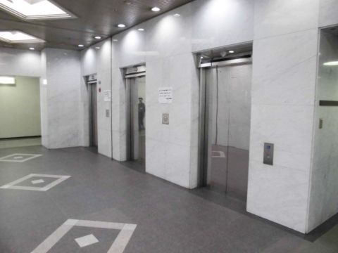 1階、EVホール