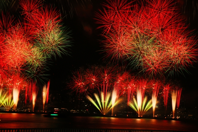 神戸港の夜景と共演する5日間連続！みなとHANABI 2025（兵庫県神戸市）
