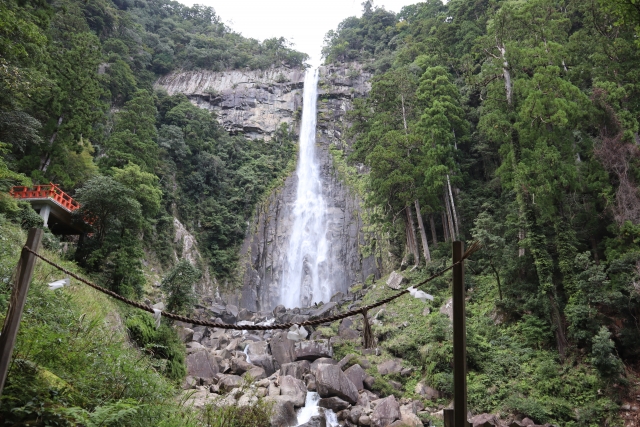 和歌山の那智の滝で涼しいひとときを！神秘と美のスポット