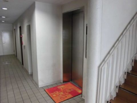 1階、EVホール