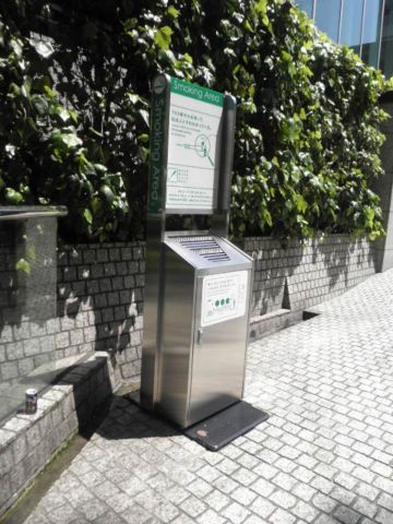 1階、喫煙所