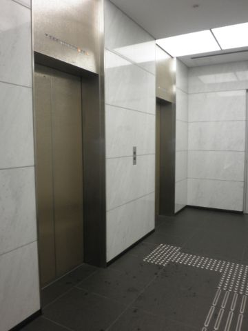 1階、EVホール
