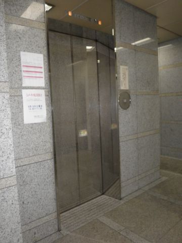 1階、EVホール