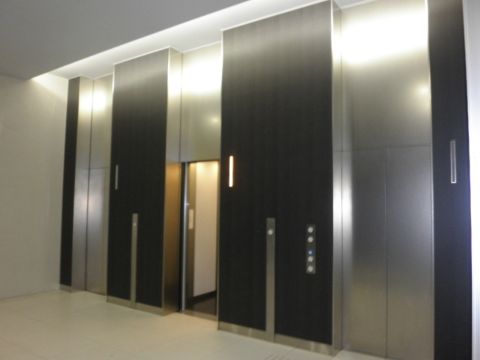 1階、EVホール