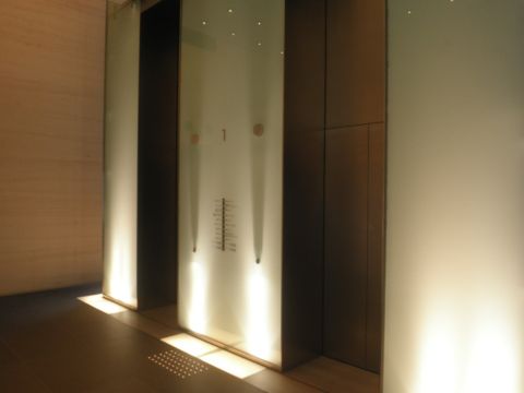 1階、EVホール