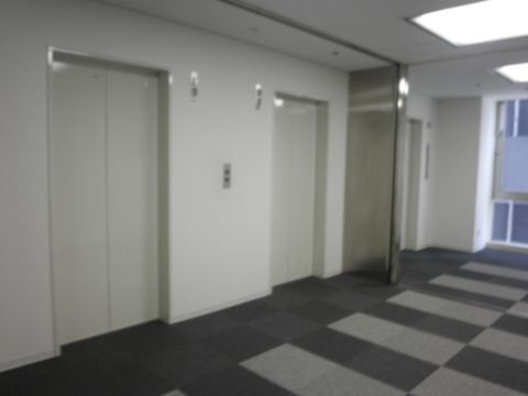 各階、EVホール