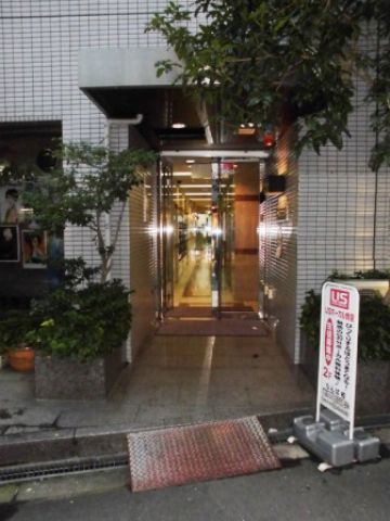 1階、東側 玄関