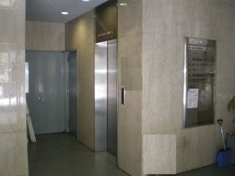 1階EVホール