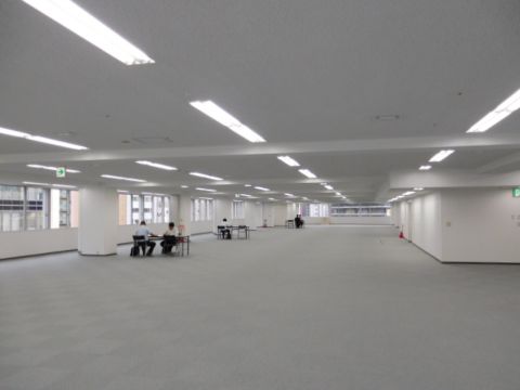 貸室内