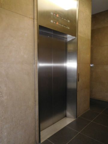 1階、EVホール