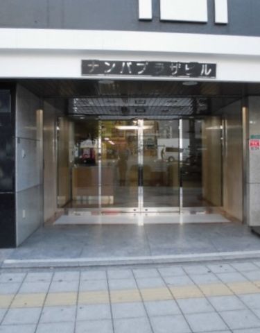 1F玄関