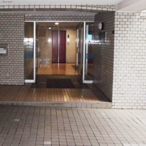 1F玄関