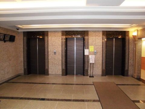1階、EVホール
