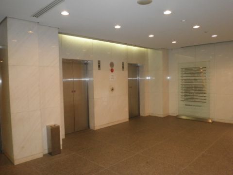 1階、EVホール