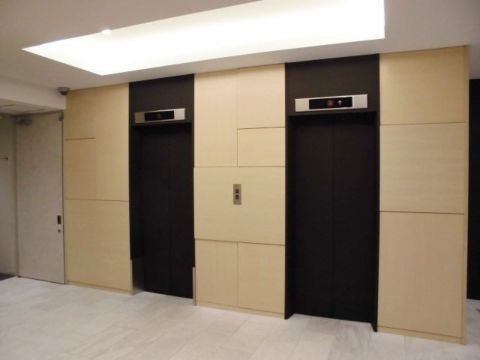 1階、EVホール