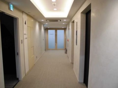 2階~上、基準階廊下