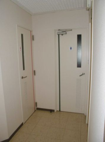 各階、男女別トイレ