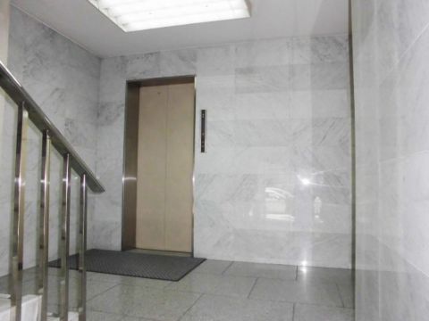 1階、EVホール