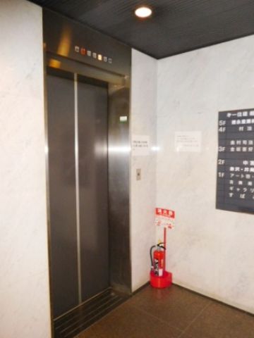 1階、EVホール