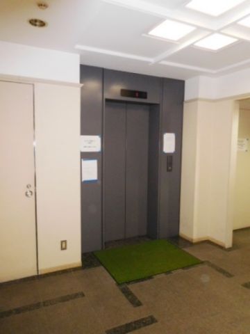 1階、EVホール