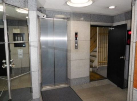 1階、EVホール
