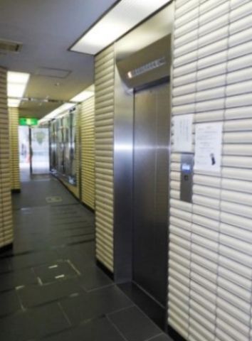 1階、EVホール