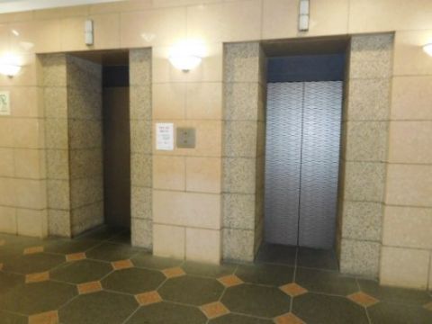 1階、EVホール