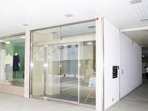 1階、EVホール
