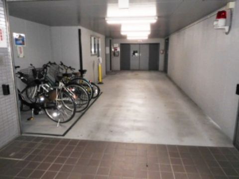 駐車場&駐輪場