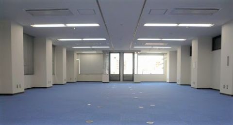 貸室内
