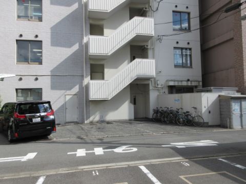 駐車場&駐輪場