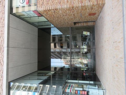 北口、玄関