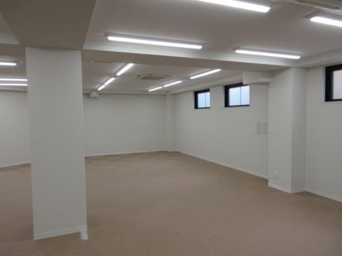 室内 ①