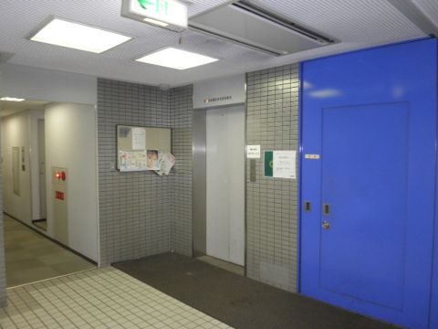 1階EVホール