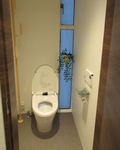 男女別、洗浄付きトイレ