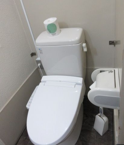 各階、男女別、洗浄付きトイレ