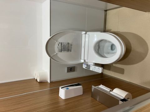 各階、男女別、洗浄付きトイレ