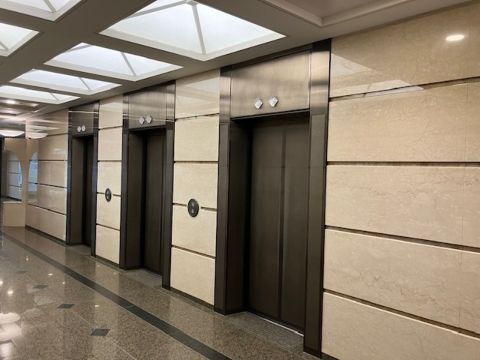 1階、EVホール