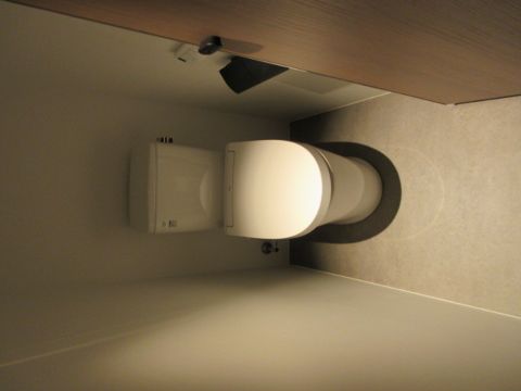 6階、男女別 洗浄付きトイレ