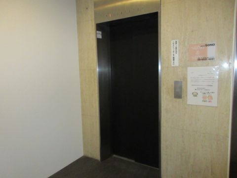 1階、EVホール