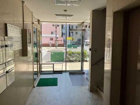 エントランス内