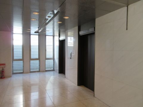 1階、EVホール