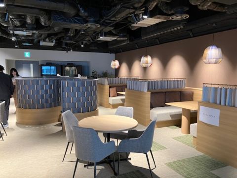 5階、ラウンジ ③(すべての方に利用可能)