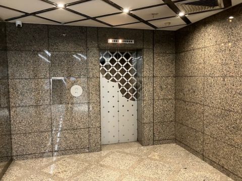 1階、EVホール