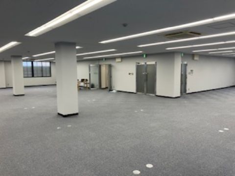 室内 ①