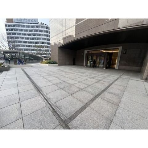 1階、アプローチ ②