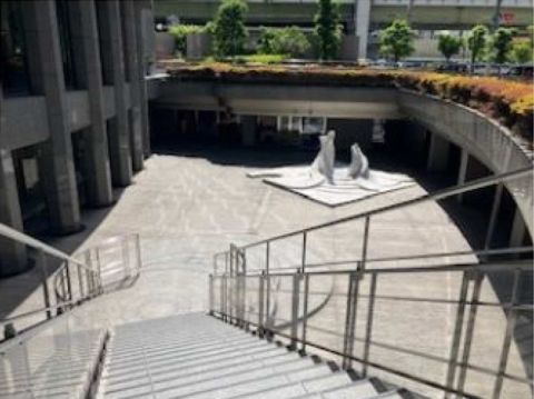 1階~地下広場