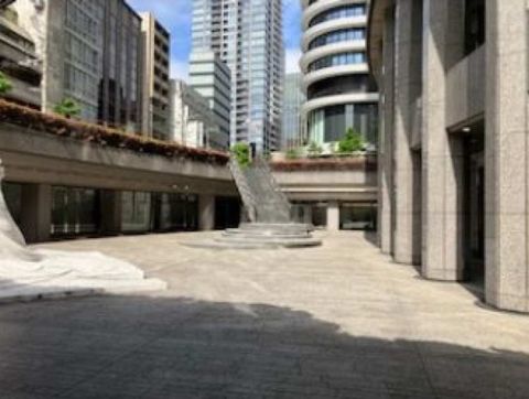 地下広場~1階