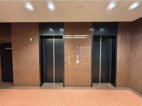 1階、EVホール