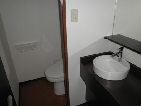 各階、WC